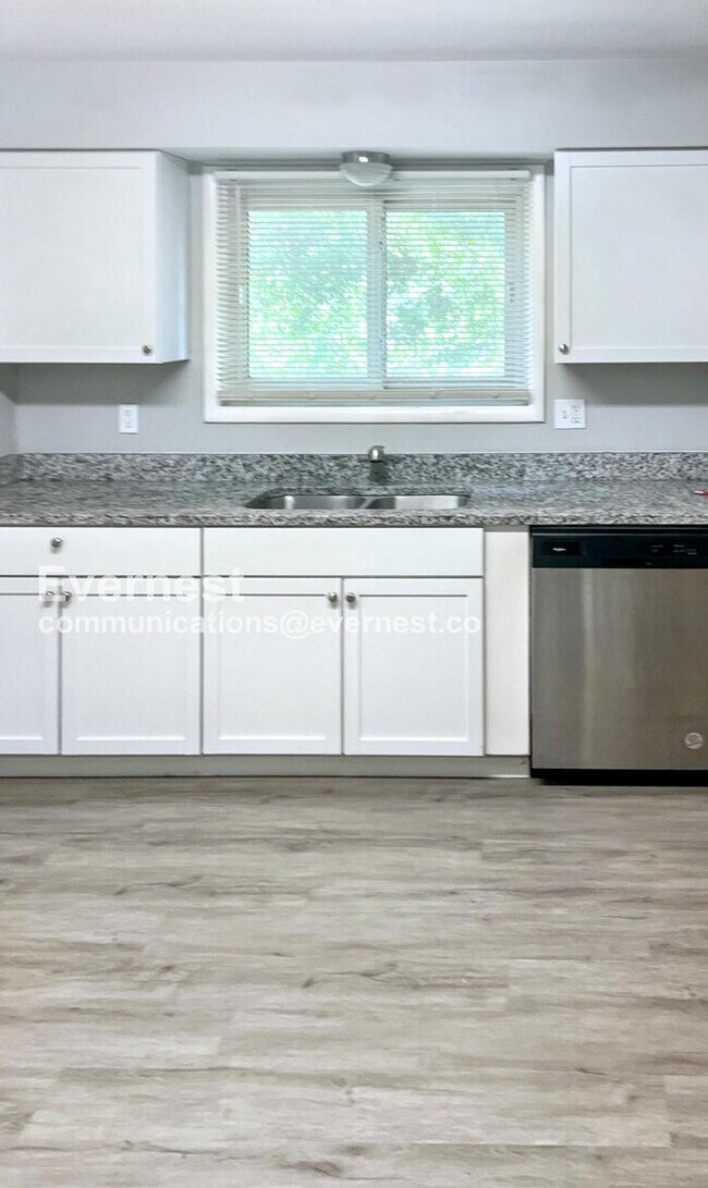 Photo - 13617 Craig Ave