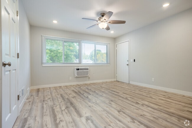 2BR, 1BA - 850SF - Living Room
