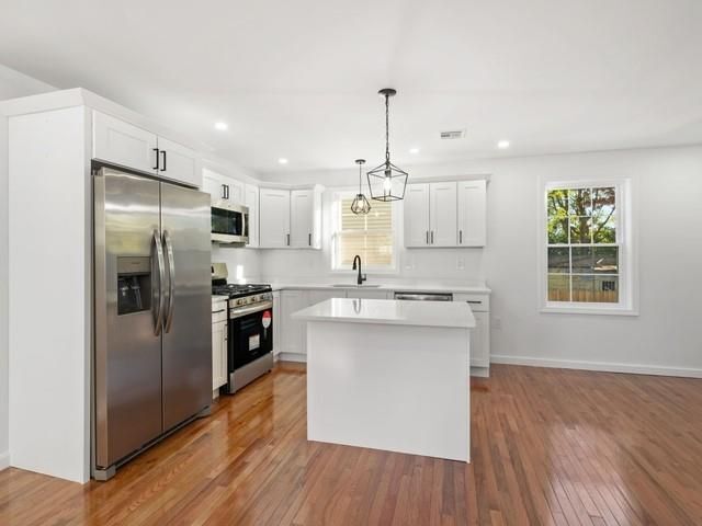 Photo - 24 St James St