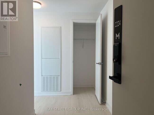 Photo - 3900 Confederation Pkwy Unit 2204