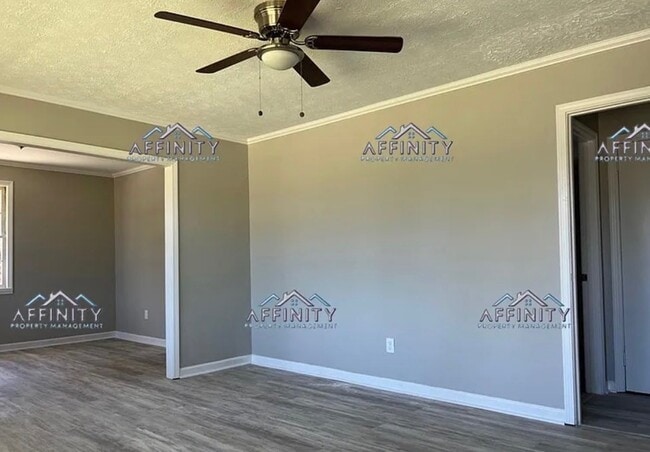 Photo - 1154 N Beddingfield Dr