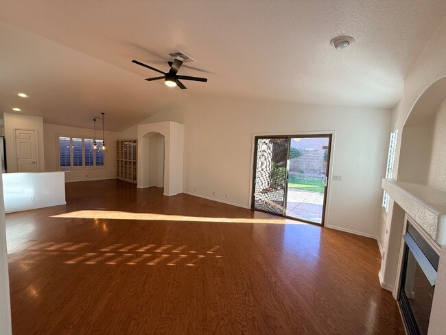 Photo - 6061 E Rochelle St