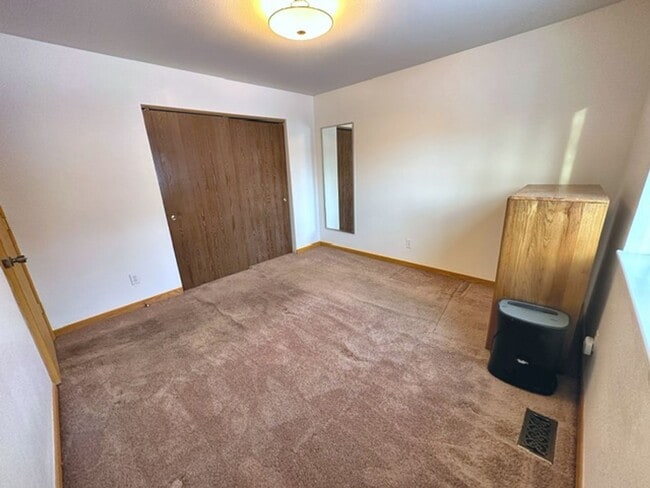 Photo - South Anchorage Home with Fenced in Yard & In Unit Laundry