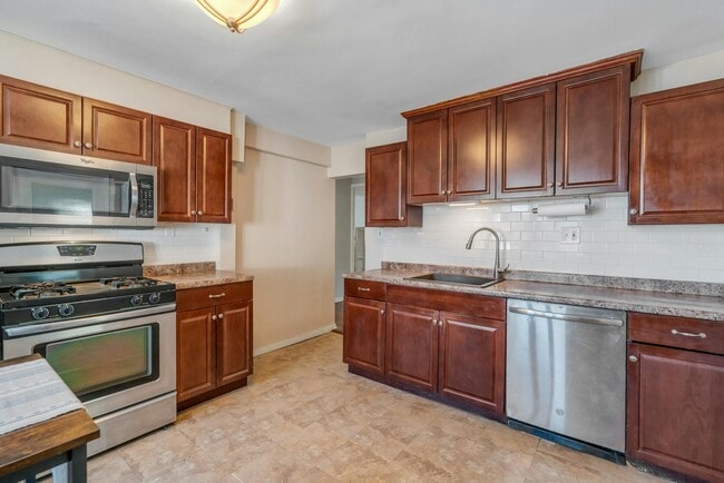 Photo - 119 S Fullerton Ave Unit 1