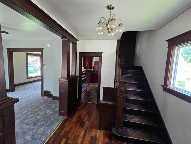 Photo - 112 5th St NE