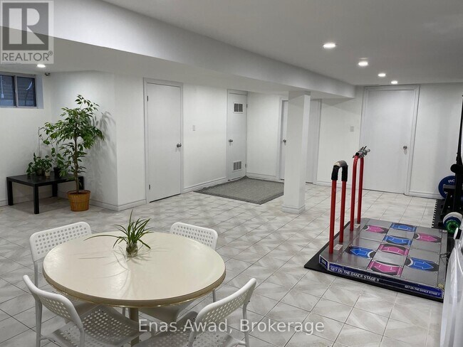 Photo - 312 Strathmore Blvd