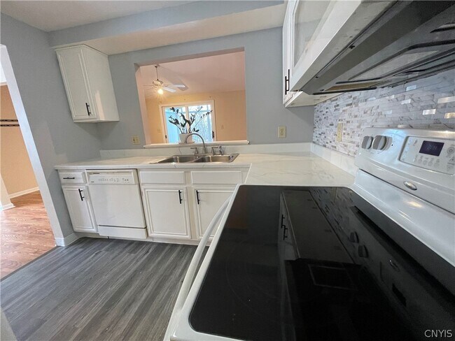 Photo - 8805 New Country Dr