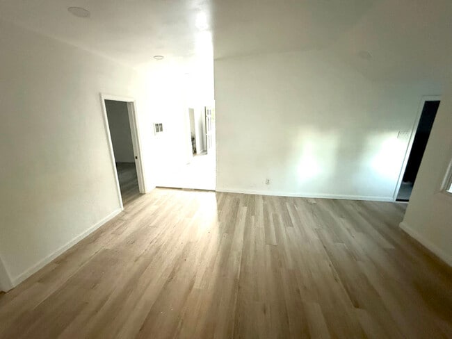 Photo - 5247 Landis Ave