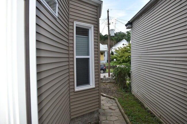 Photo - Renovated 3 Bedroom in Shelby Park close to Logan Street Market