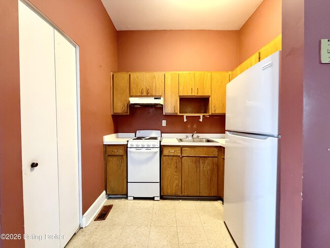 Photo - 1039 E Breckinridge St Unidad 1