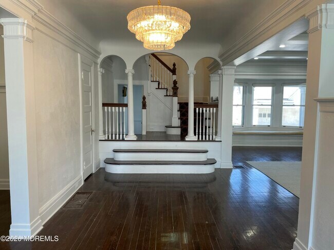 Photo - 211 Cedar Ave