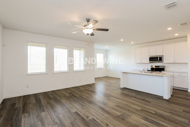 Photo - 122 Jenkinson Dr