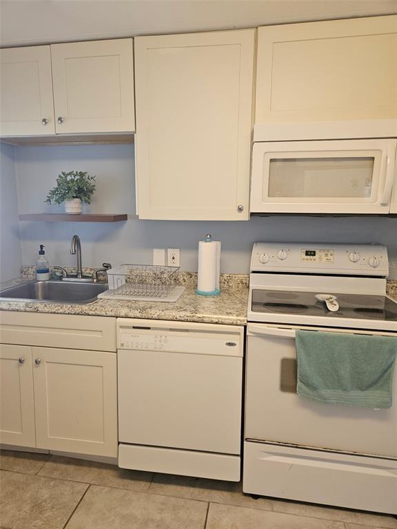 Photo - 373 Majesty Dr