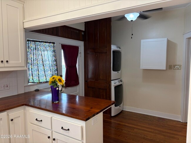 Photo - 301 Stevenson St