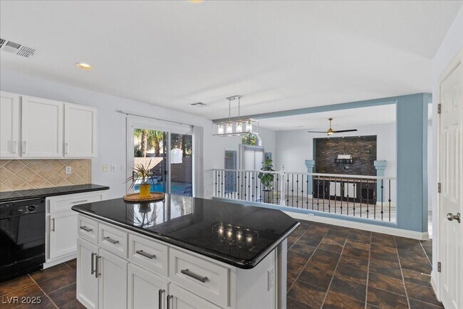 Photo - 10902 Fintry Hills St