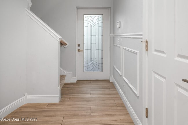 1310 Lara Cir