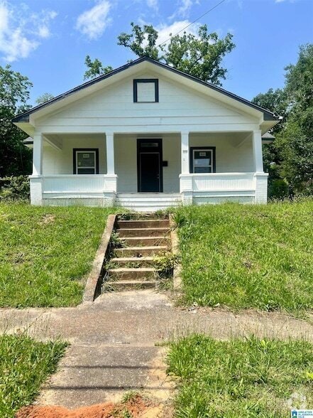 Building Photo - 300 66th St S Rental