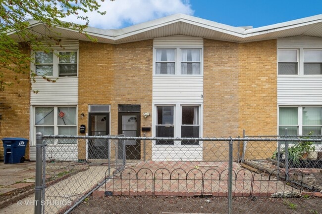 Building Photo - 2017 Pine St Rental