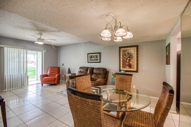 Photo - 18081 SE Country Club Dr Unit 16-151
