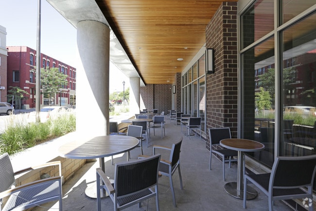 Covered Patio - 7west