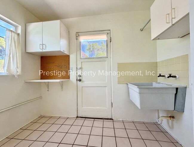 Photo - 3210 E Linden St