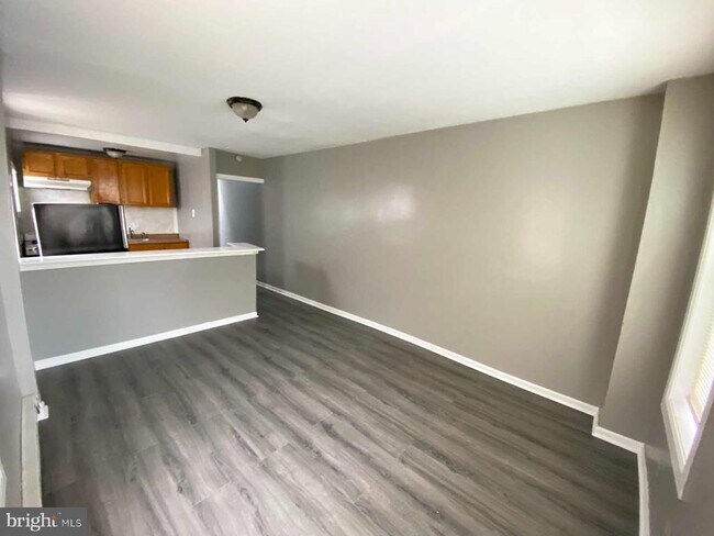 Photo - 635 W York St