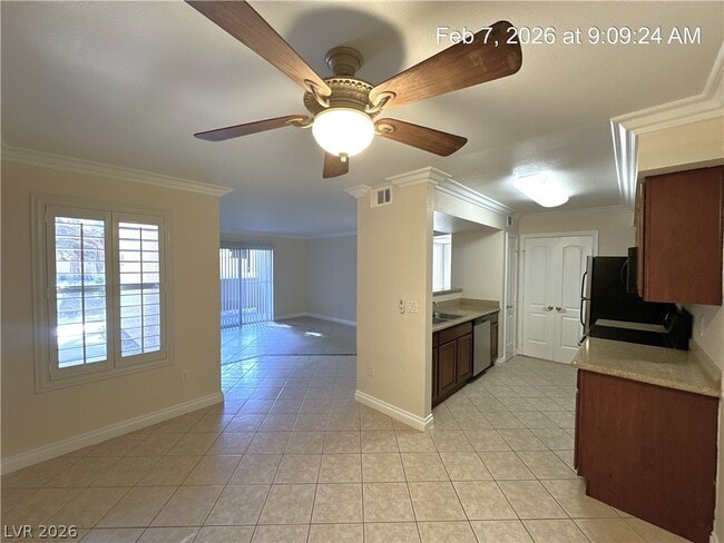 Photo - 1150 N Buffalo Dr Unidad 1012