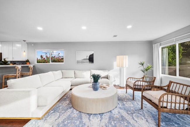 Photo - 5842 Soledad Mountain Rd