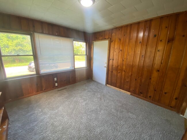 Photo - 725 N Kimball St