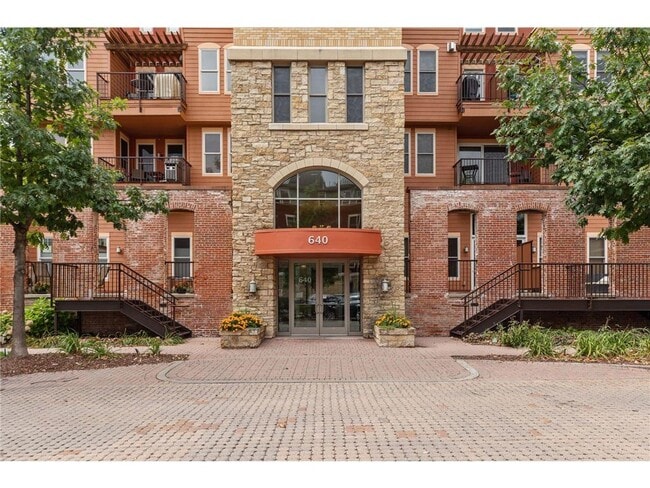 Photo - 640 Main St N Unit 42