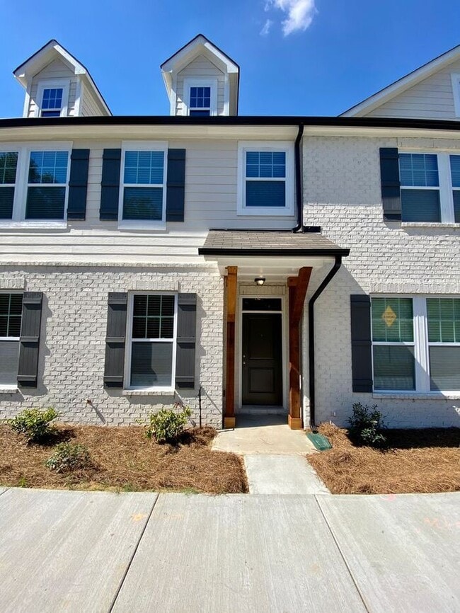 Building Photo - Gorgeous Like New Townhome in Pineville