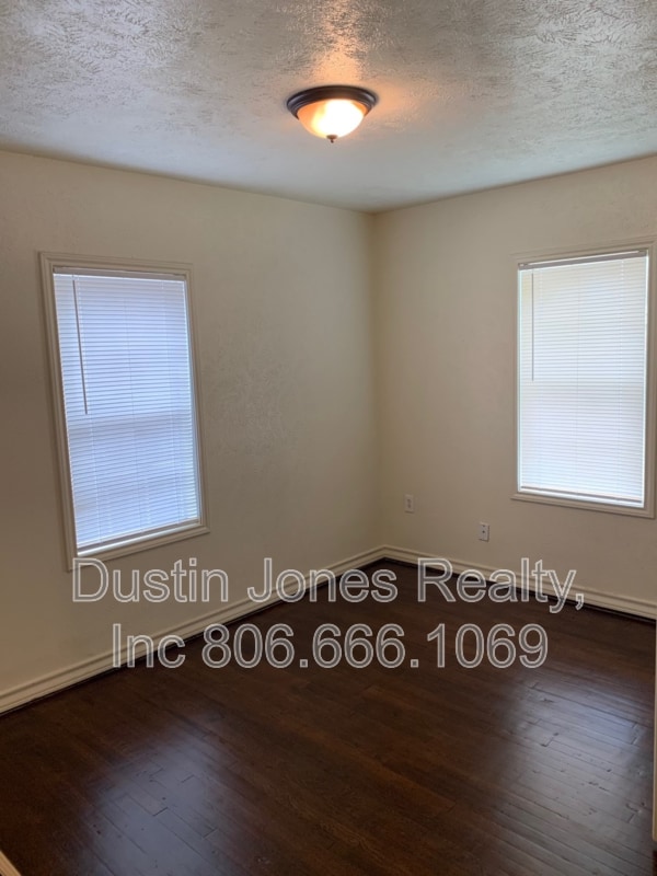 Photo - 4808 40th St