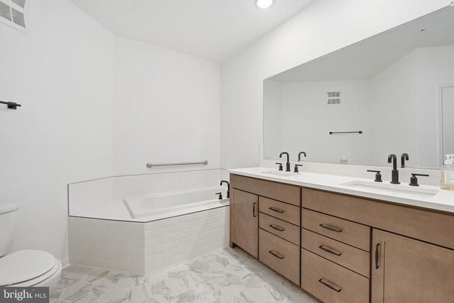 Photo - 13970 Englefield Dr Unidad 207