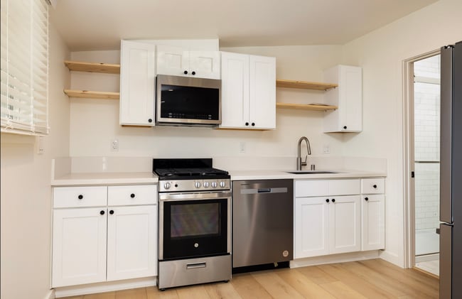 Building Photo - Studio - Downtown Santa Barbara Unit 510 Chapala St. Apt. #3