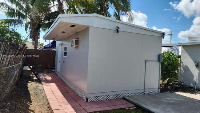 Building Photo - 3533 SW 91 Ave Unit A
