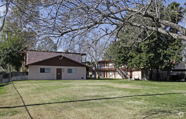 Martin Manor Apt