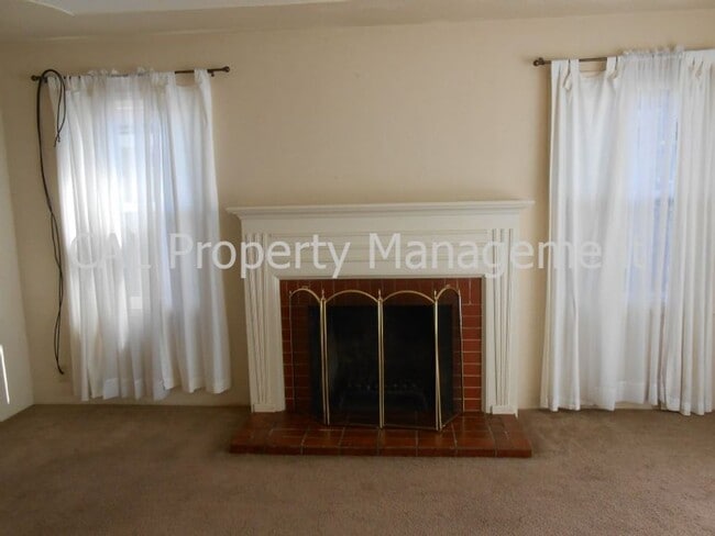 Photo - HAM-1214 -1216 CLAREMONT ST. Unidad 1214 Claremont Street