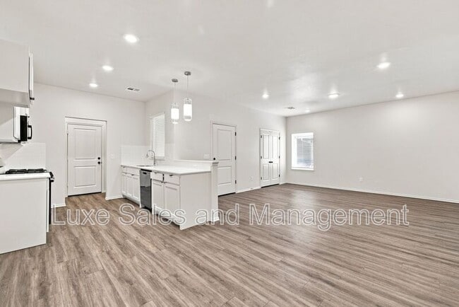 Photo - 10912 Oak Hollow Dr