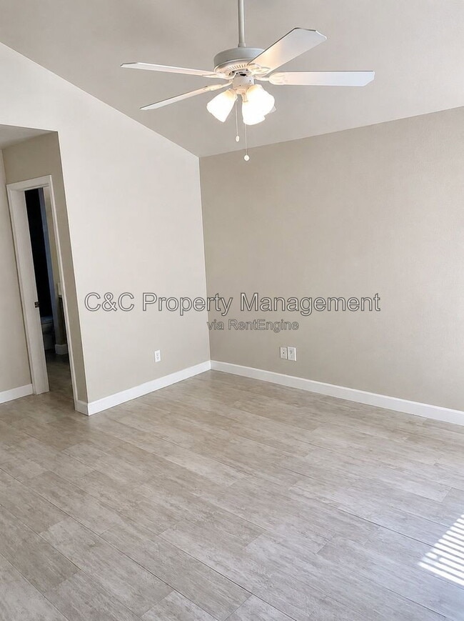 6013 W Locust Ave