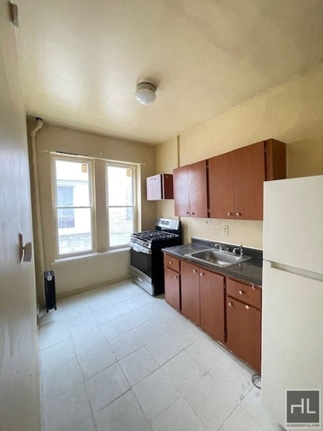 Photo - 888 Belmont Ave Unidad 2