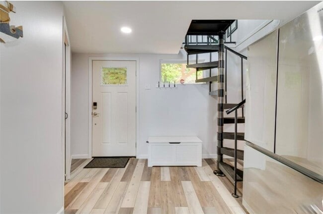 Photo - 182 Lake Bluff Rd