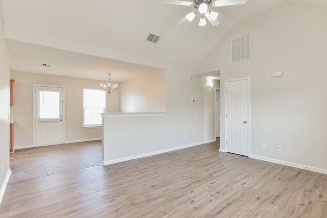 Photo - 154 Dreville Dr