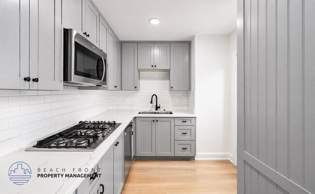 702-708 S. Mariposa Ave.
