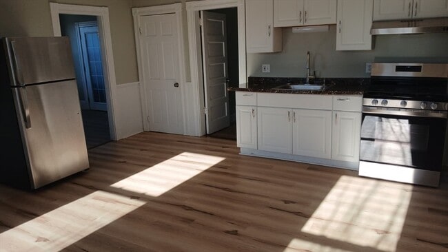 Building Photo - 275 Jefferson Ave Unit 3