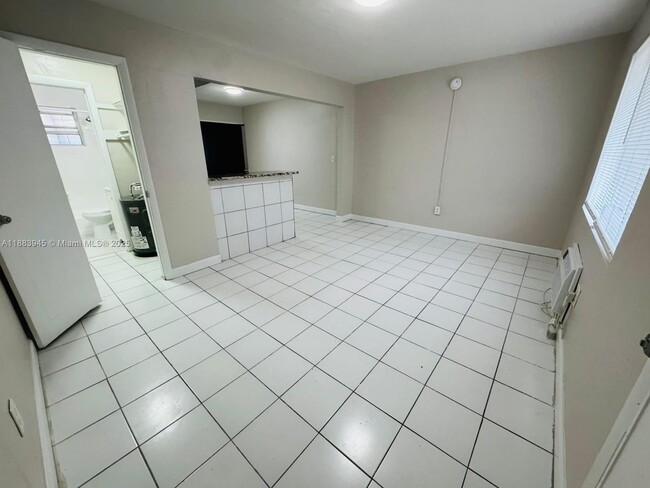 Photo - 2960 W Flagler St Unidad 102