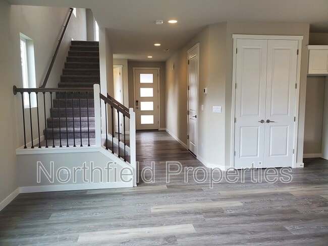 Photo - 7605 61st Dr NE