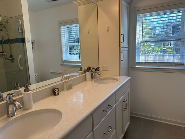 Photo - 2008 Reaves Dr