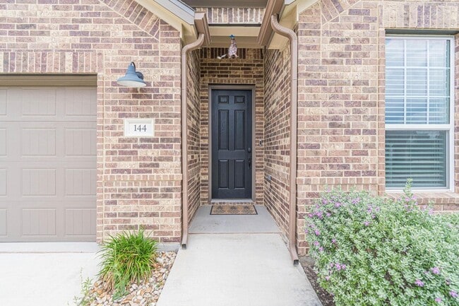 Photo - 144 Trotting Bear Ln