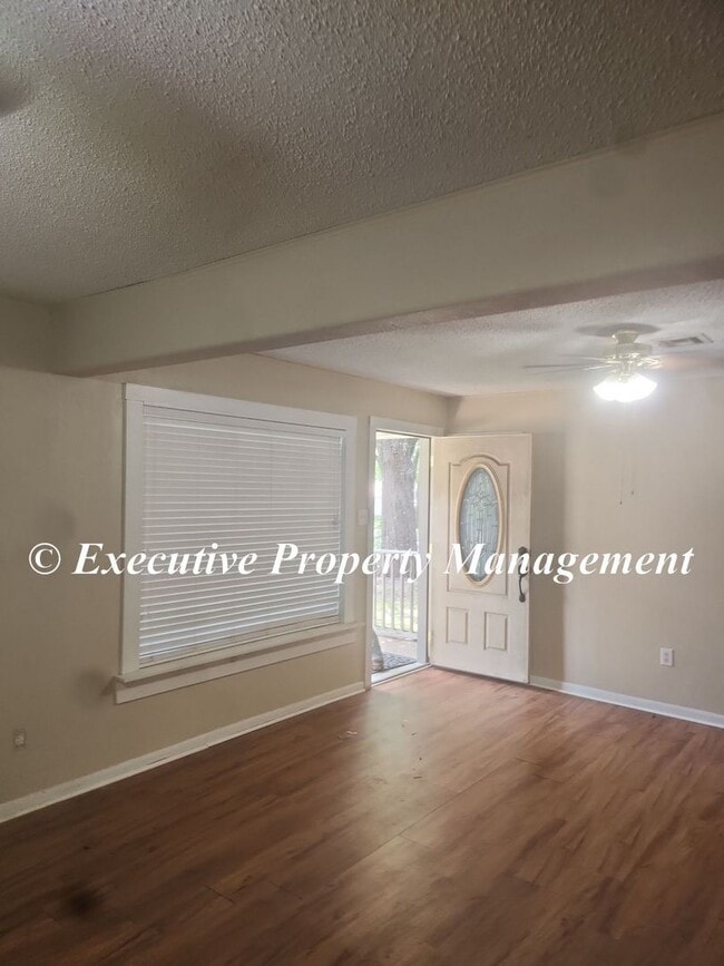 Photo - 107 N 28th St