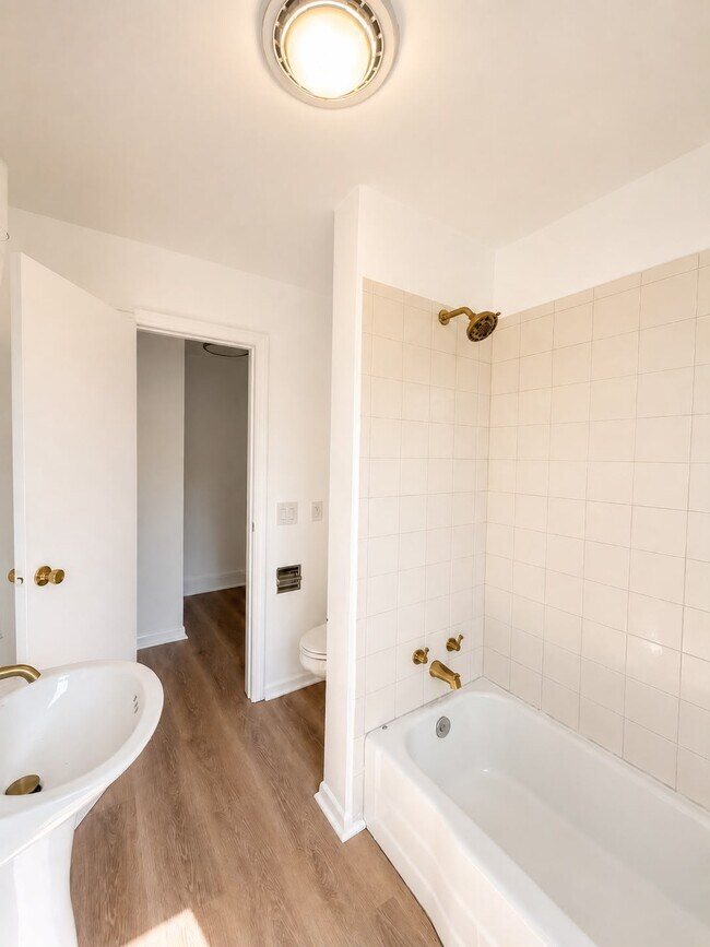 Photo - 527 Green St Unit 1